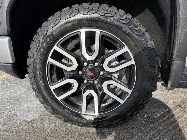 Certified 2025 GMC Sierra 1500 AT4 w/ AT4 Premium Package image 6
