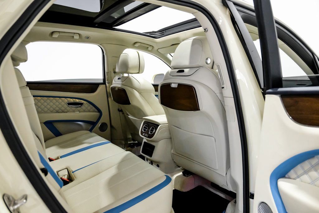 Used 2023 Bentley Bentayga Speed image 36