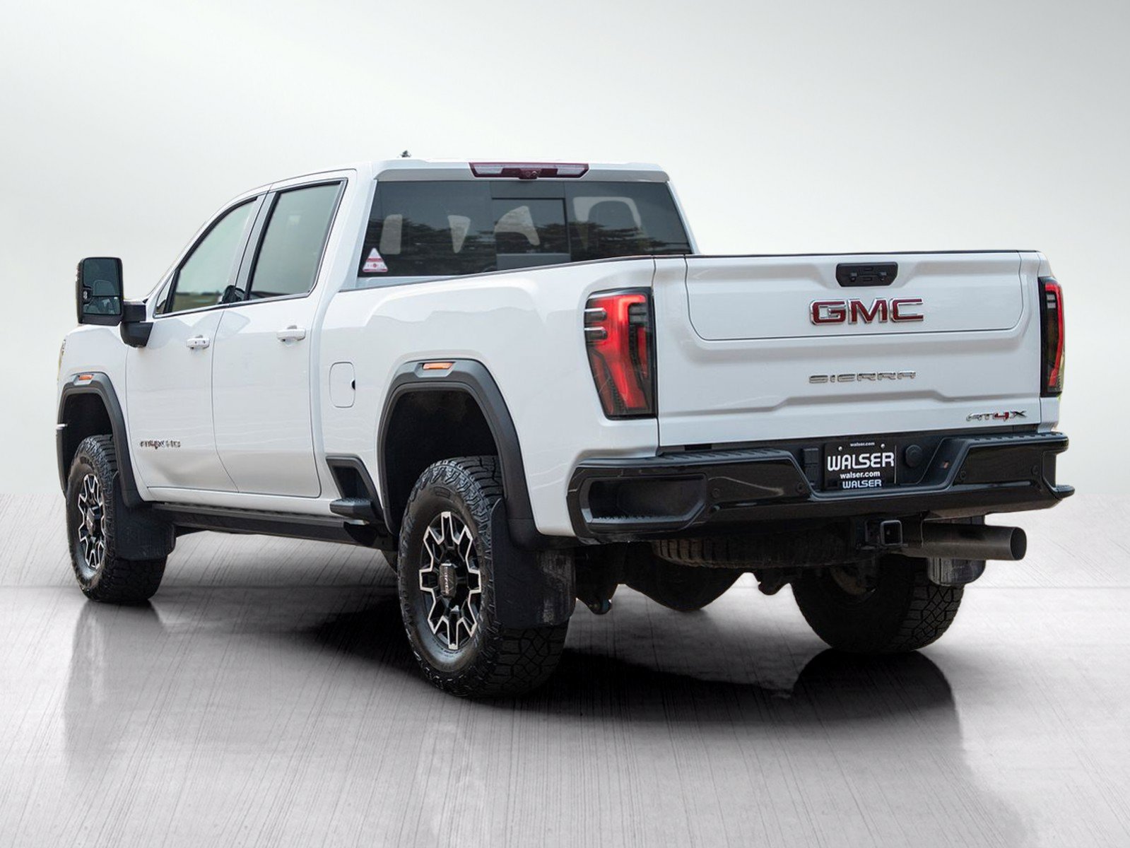 Used 2024 GMC Sierra 2500 AT4X AWD/4WD image 3
