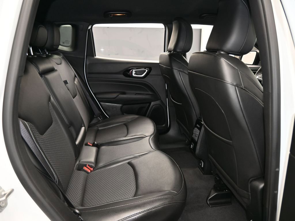 Used 2023 Jeep Compass Altitude image 38