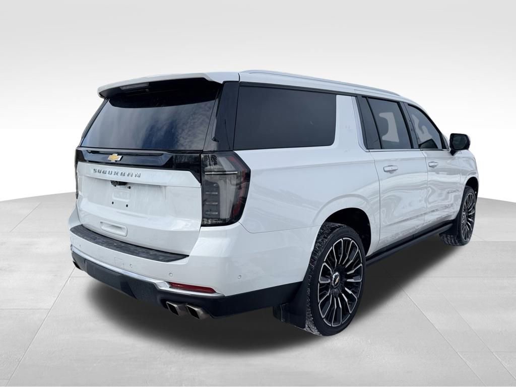 Used 2025 Chevrolet Suburban High Country image 7