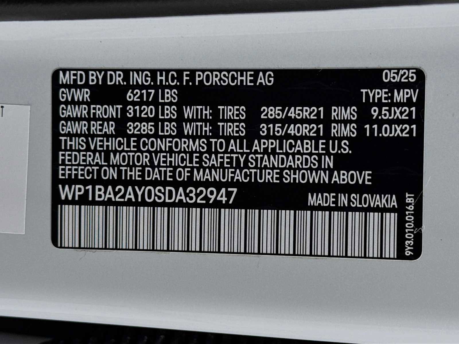 Certified 2025 Porsche Cayenne Coupe image 32