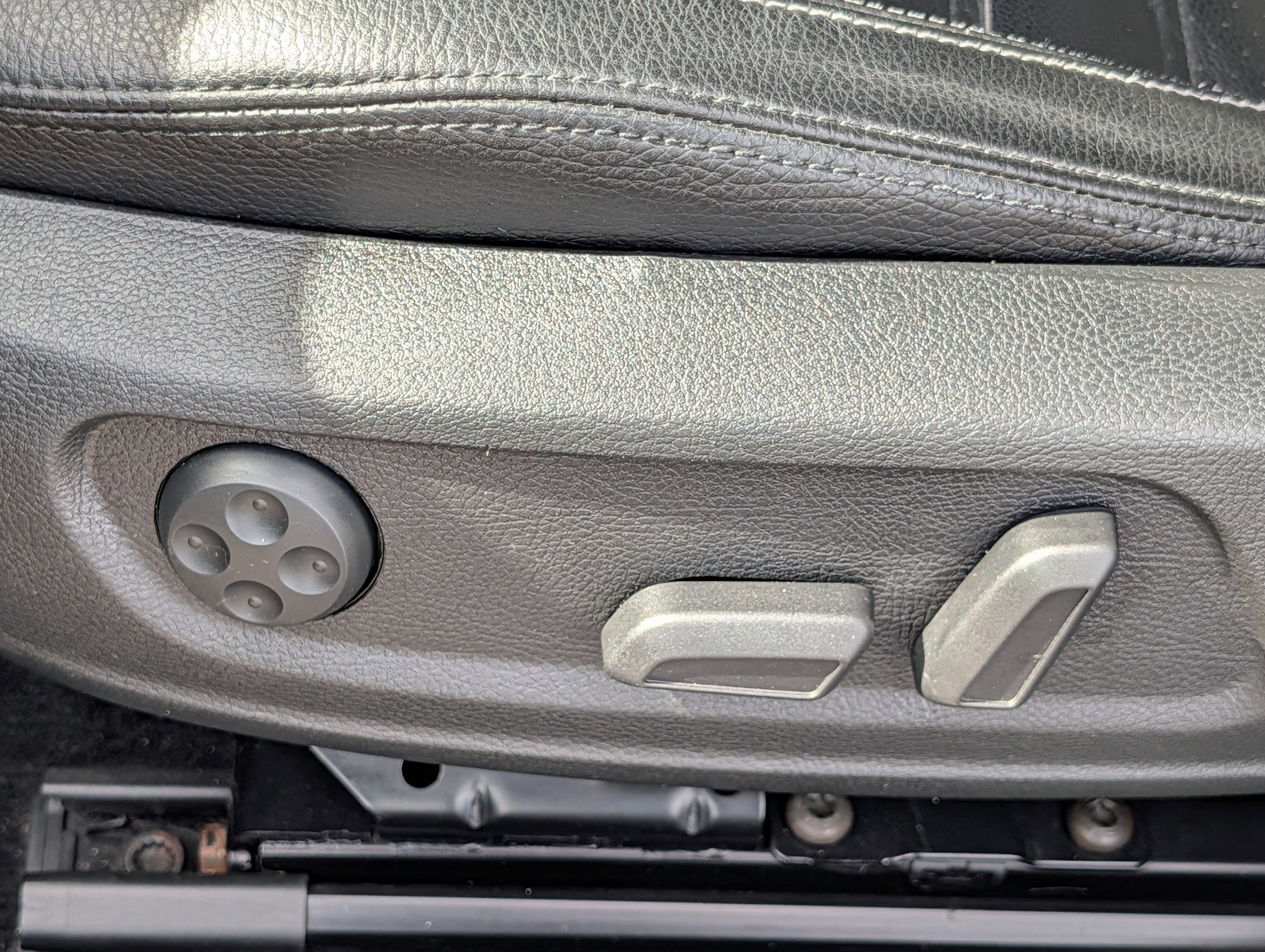 Used 2013 Volkswagen CC Sport image 28