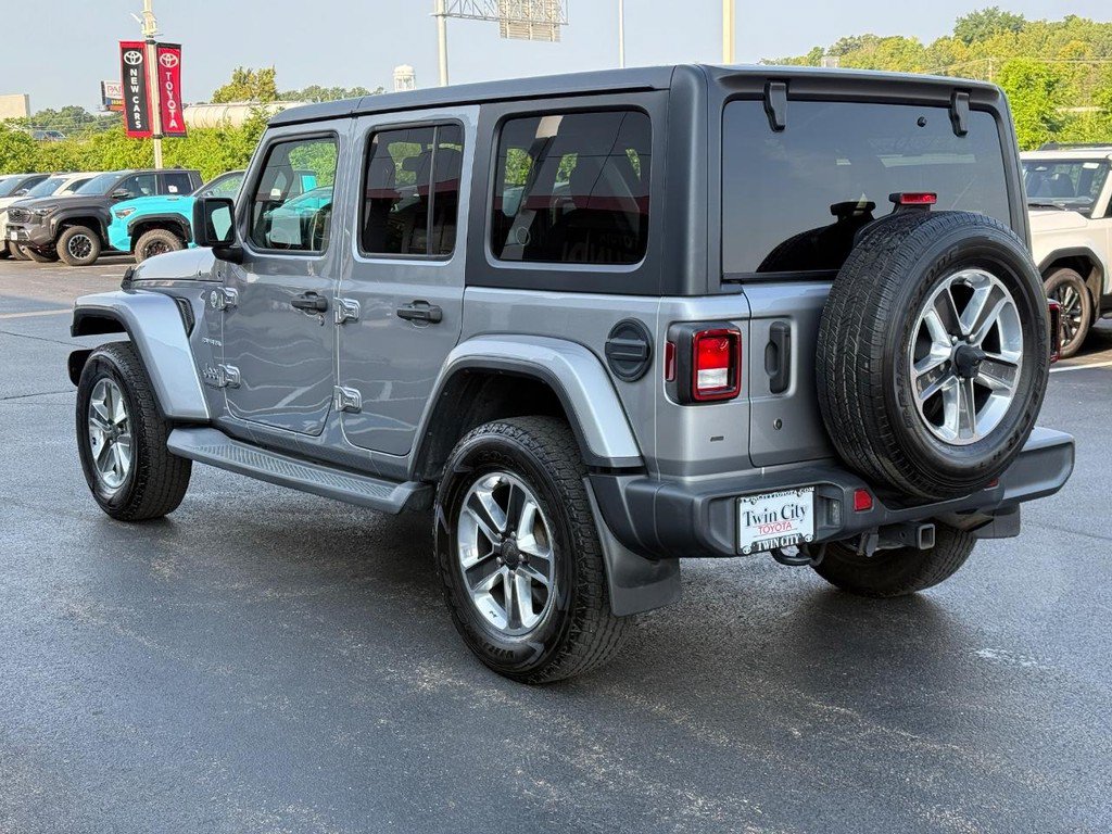 Used 2019 Jeep Wrangler Unlimited Sahara AWD/4WD image 6