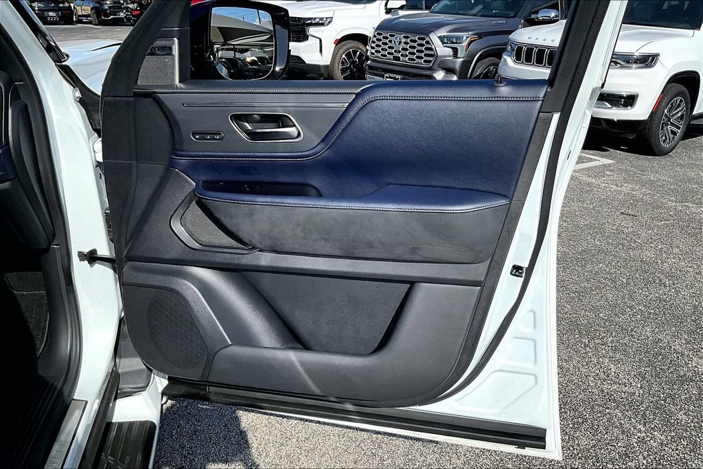 Certified 2026 INFINITI QX80 4WD w/ Sport Exterior Package image 23