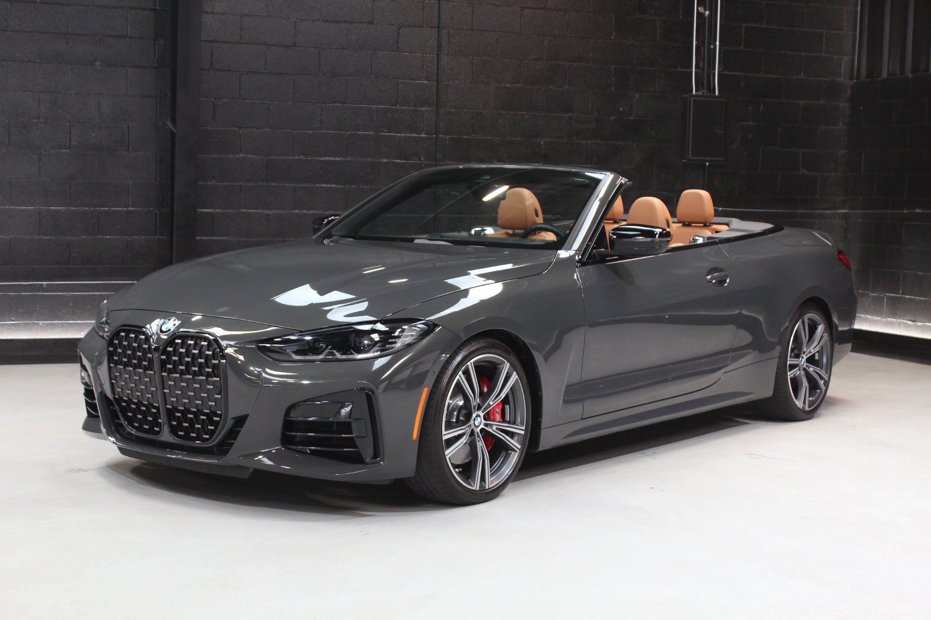 Used 2024 BMW M440i Convertible w/ Premium Package RWD image 7