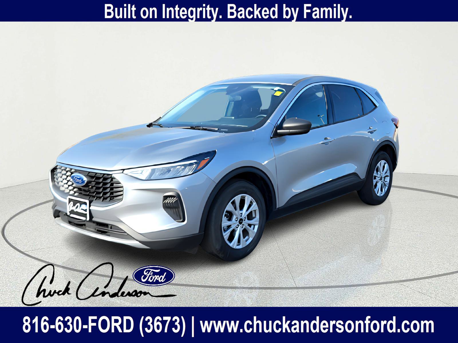 Used 2024 Ford Escape Active w/ Cold Weather Package FWD image 2