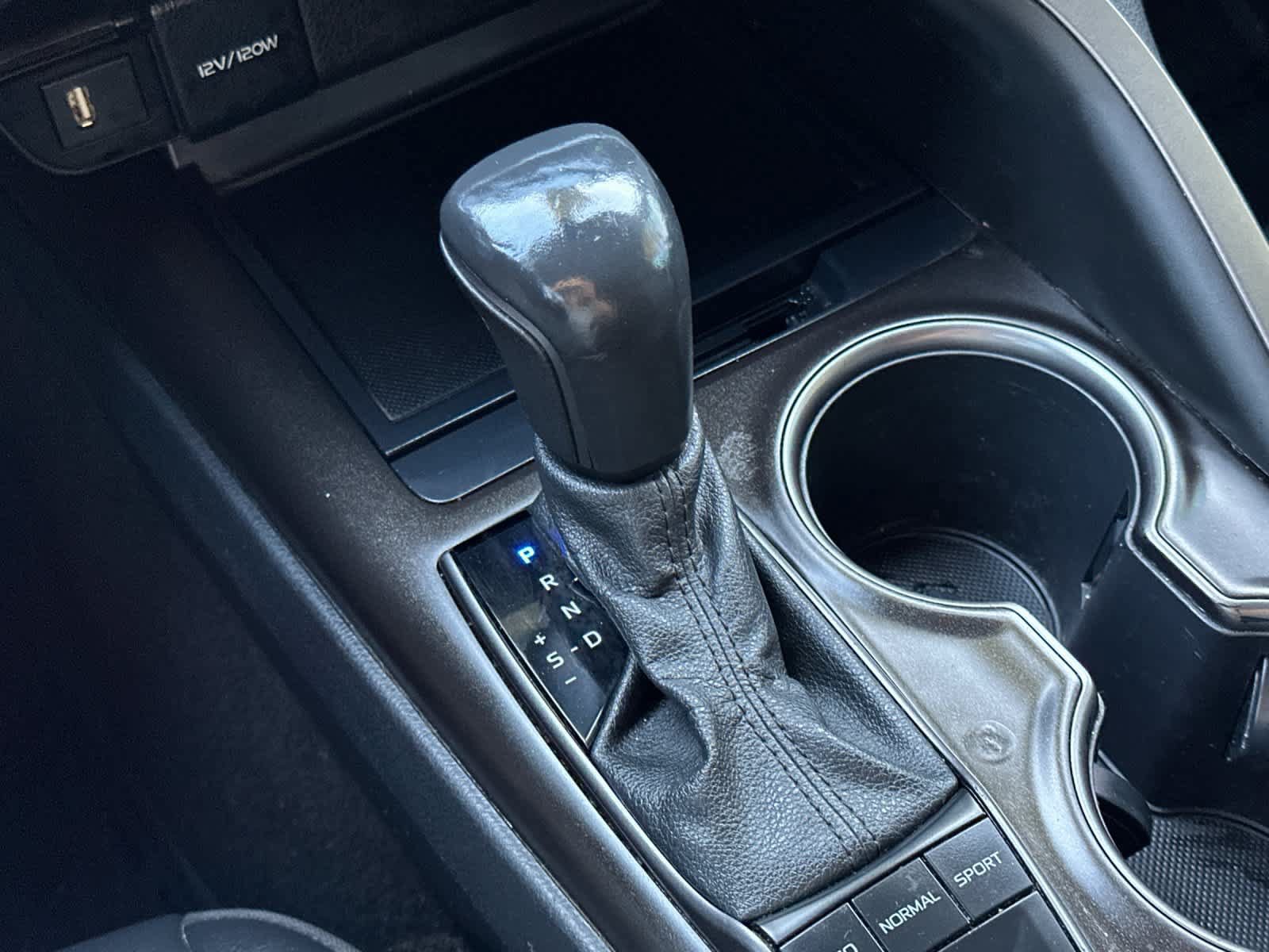 Used 2022 Toyota Camry SE FWD image 21