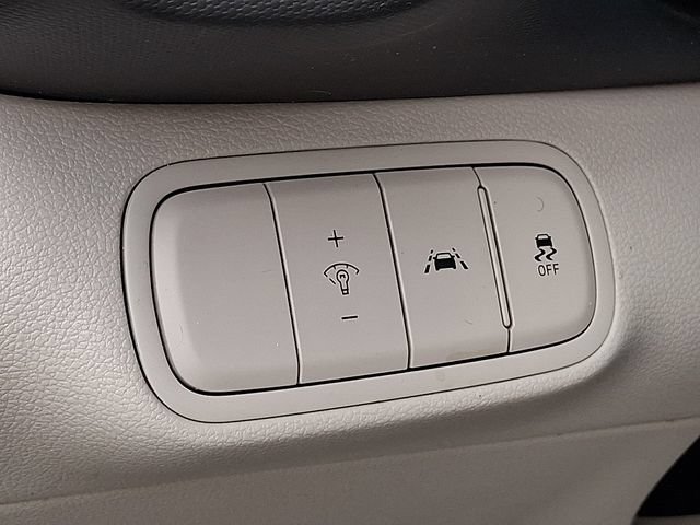 Used 2022 Hyundai Venue SEL FWD image 24