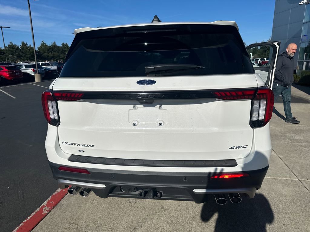 Used 2025 Ford Explorer Platinum w/ Ultimate Package AWD/4WD image 3