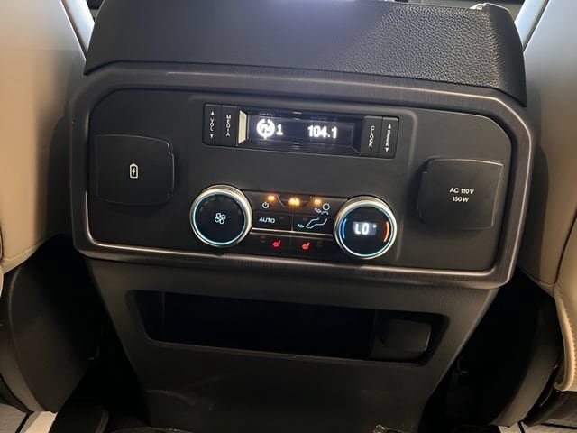 Used 2024 Ford Expedition Platinum AWD/4WD image 15