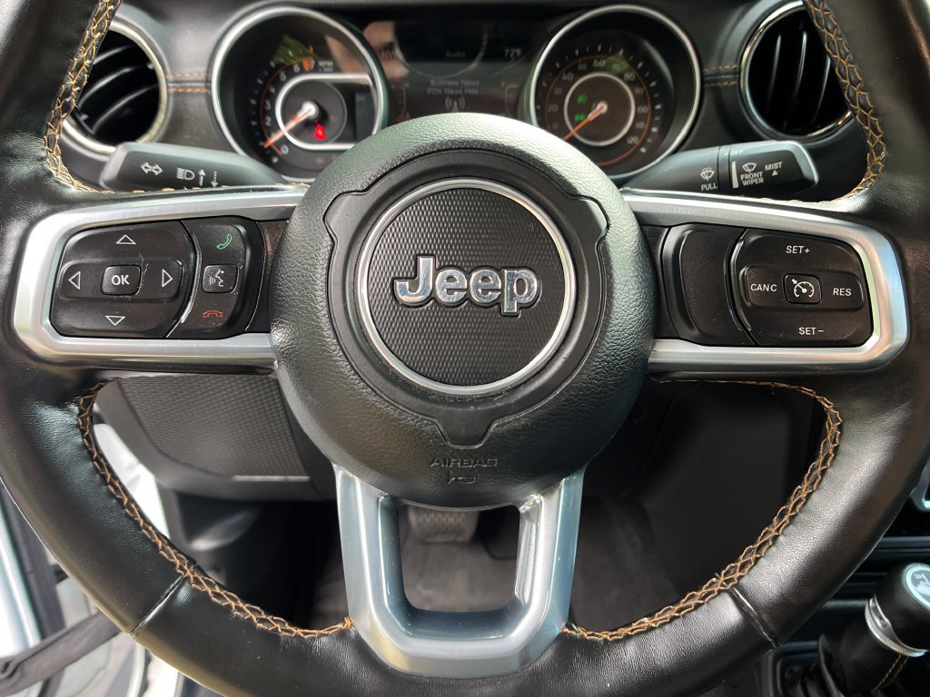 Used 2021 Jeep Gladiator Overland AWD/4WD image 14