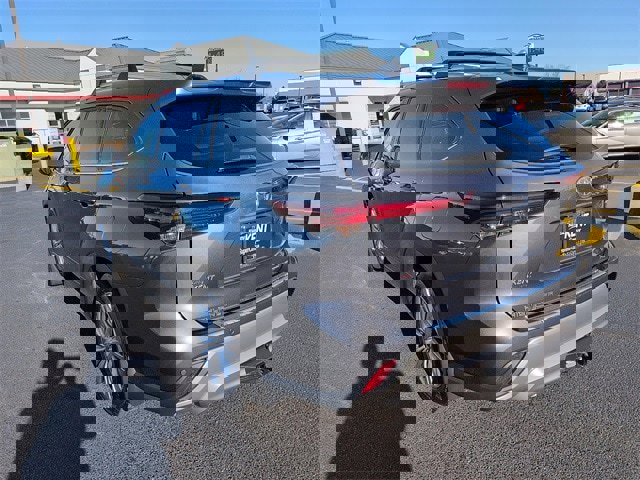 Certified 2025 Toyota Highlander Platinum image 5