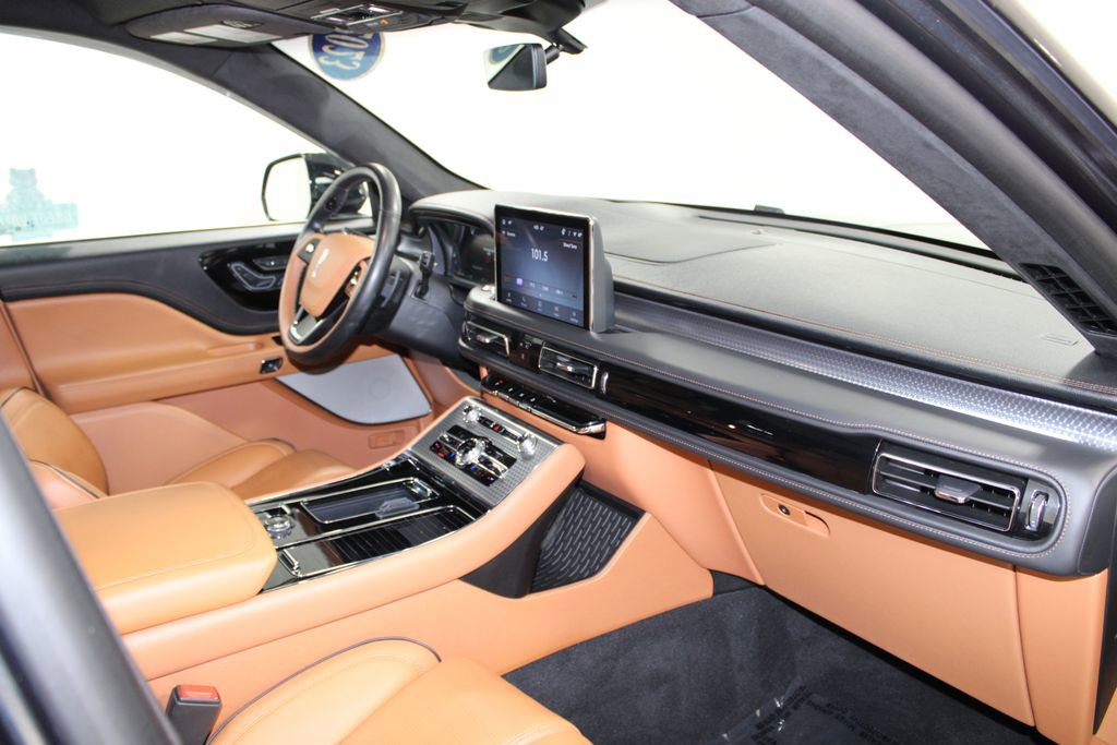 Used 2023 Lincoln Aviator Black Label w/ Dynamic Handling Package image 32