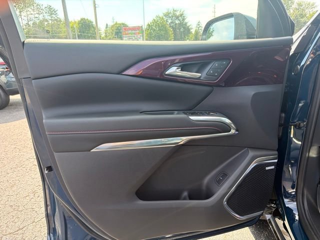 New 2027 Chevrolet Traverse RS w/ LPO, Floor Liner Package AWD/4WD image 24