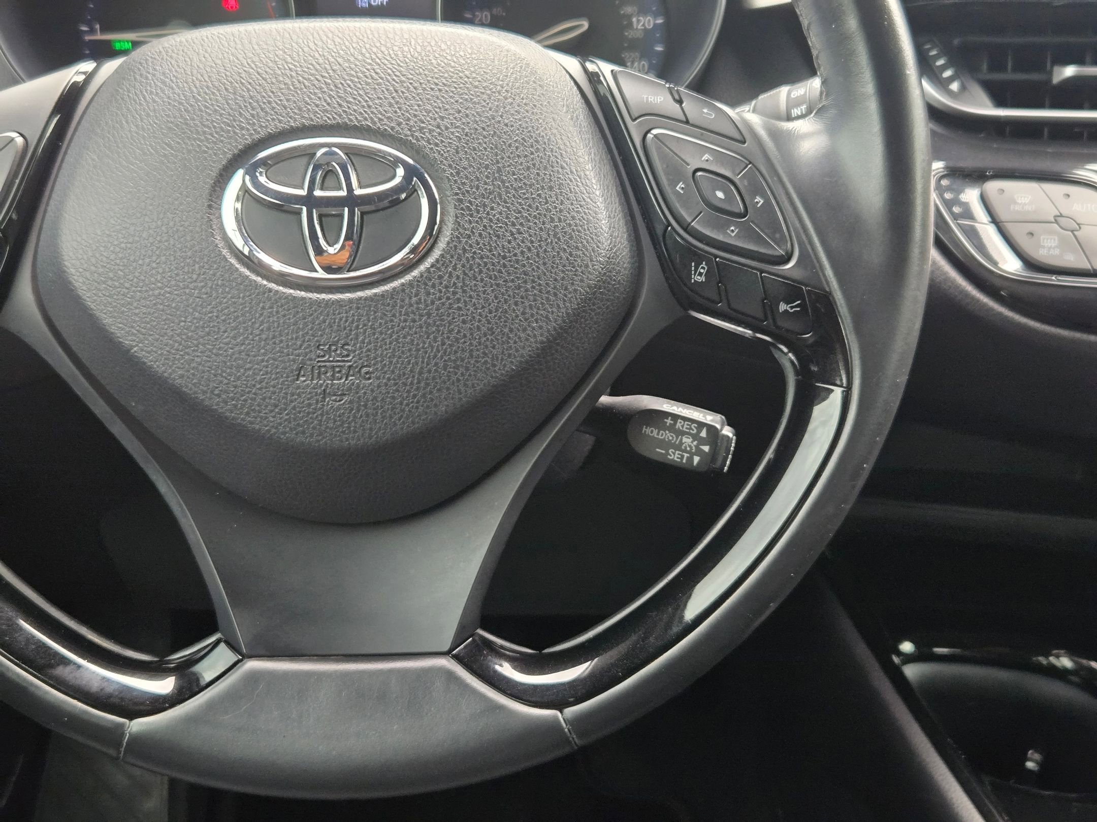 Used 2019 Toyota C-HR Limited FWD image 23