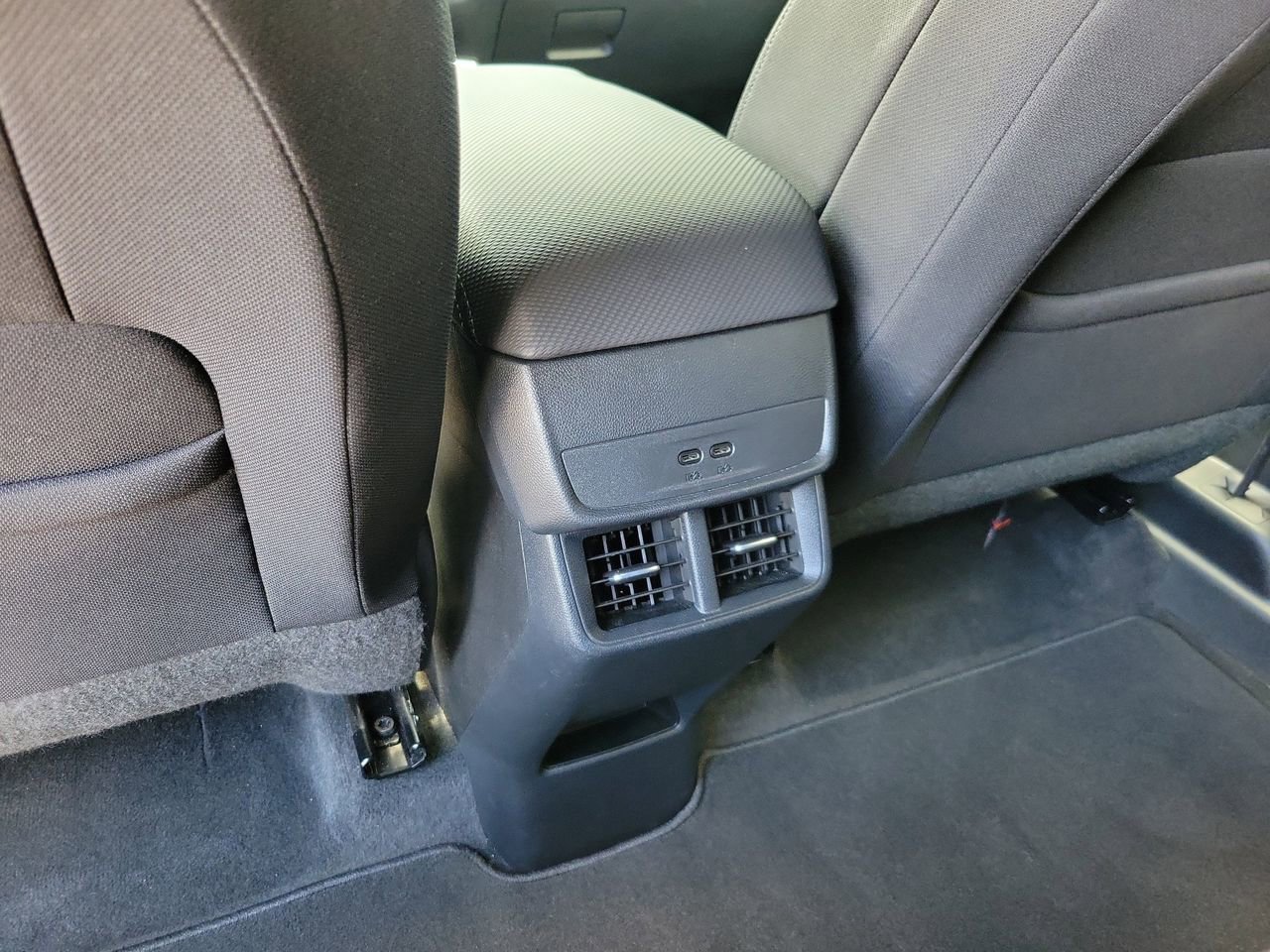 Used 2026 Chevrolet Equinox LT FWD image 10