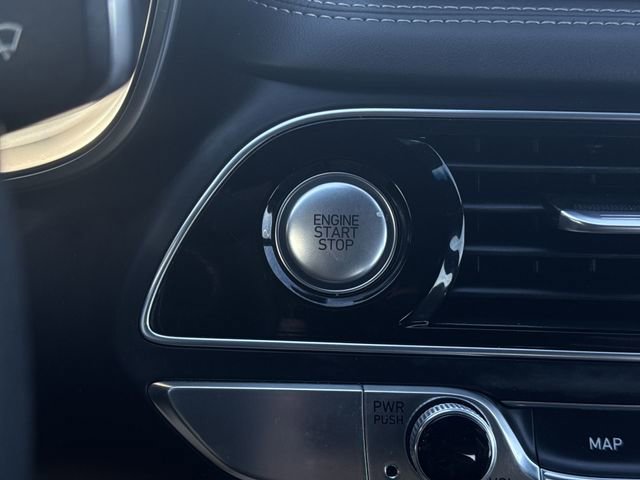 Used 2023 Genesis G70 2.0T AWD/4WD image 17