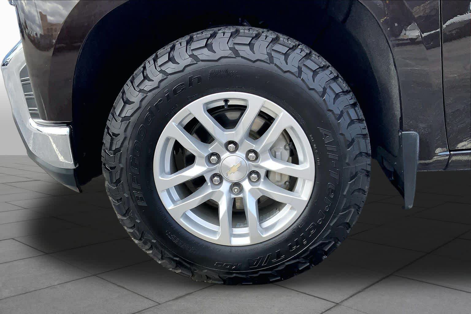 Used 2019 Chevrolet Silverado 1500 LT w/ Texas Edition AWD/4WD image 11