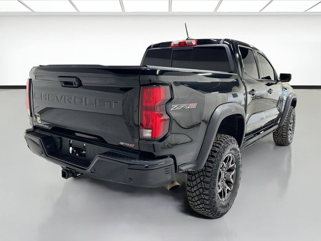 Used 2025 Chevrolet Colorado ZR2 w/ Technology Package AWD/4WD image 6