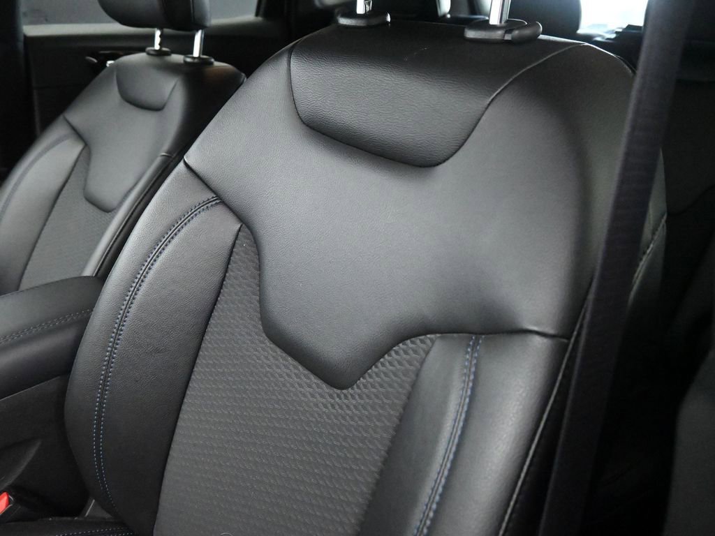 New 2026 Jeep Compass Latitude image 13