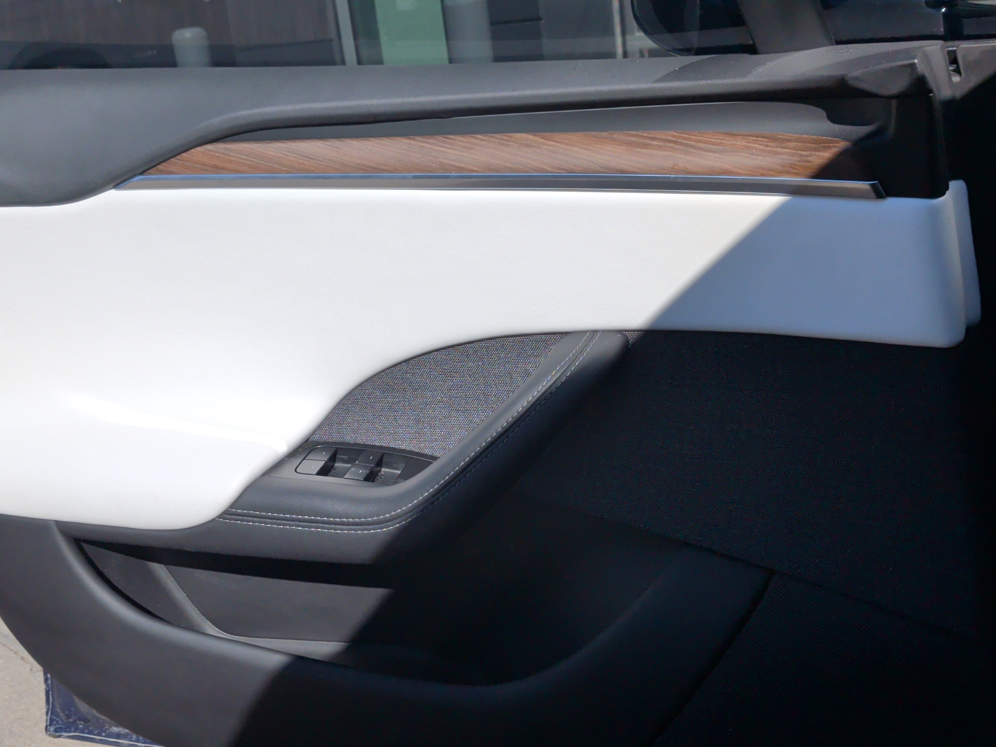 Used 2022 Tesla Model S image 27