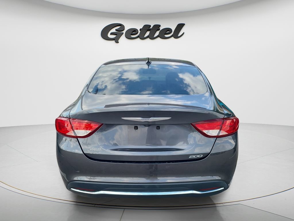Used 2017 Chrysler 200 Limited Platinum w/ Comfort & Convenience Group FWD image 4