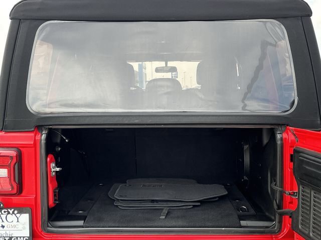 Used 2018 Jeep Wrangler Unlimited Sahara w/ Cold Weather Group image 27