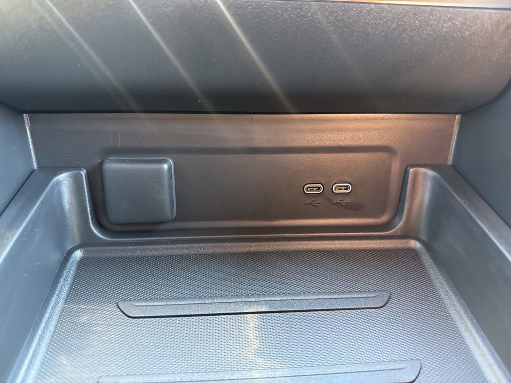 New 2026 GMC Sierra EV Elevation w/ LPO, Elevation Dark Package AWD/4WD image 32