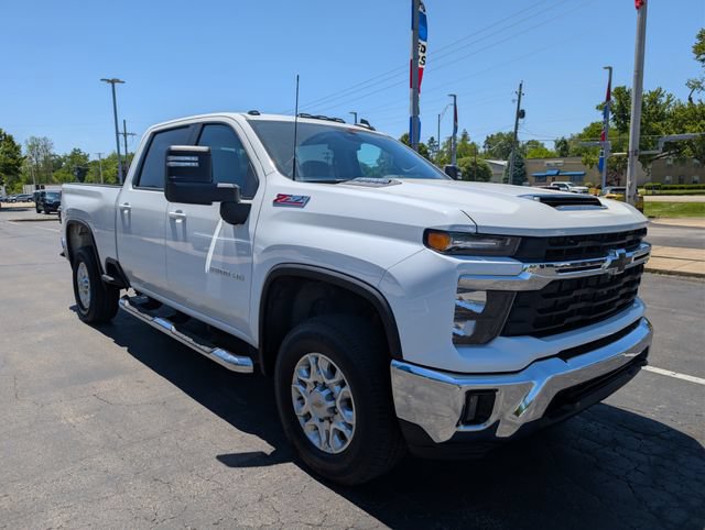 Used 2024 Chevrolet Silverado 3500 LT w/ Convenience Package AWD/4WD image 7