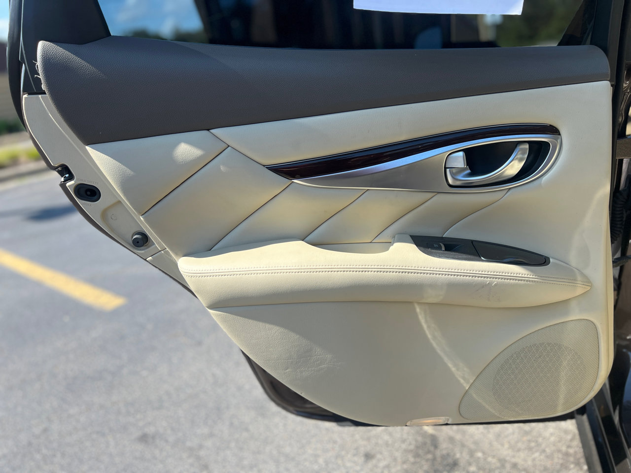 Used 2019 INFINITI Q70 Luxe image 35