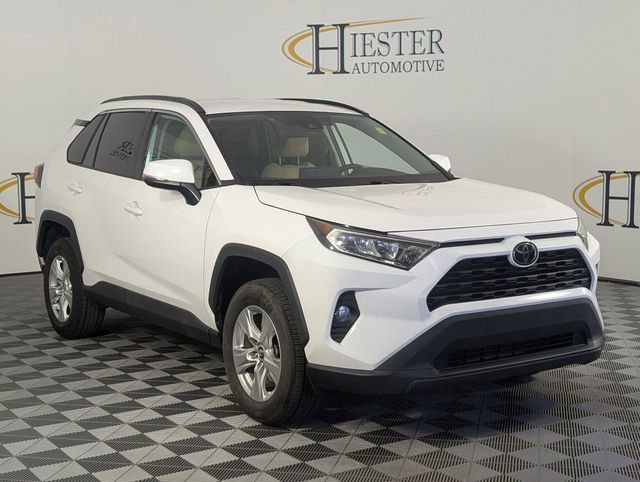 Used 2021 Toyota RAV4 XLE FWD image 2