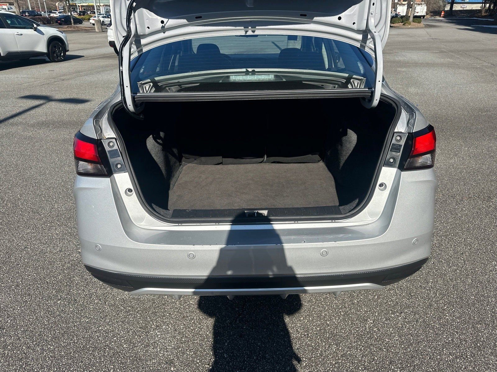 Used 2024 Nissan Versa SR image 18