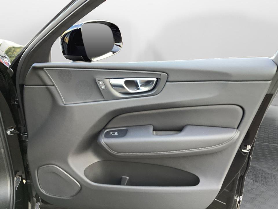 New 2027 Volvo XC60 B5 Core AWD/4WD image 31
