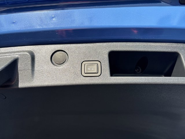 New 2027 Chevrolet Equinox RS w/ Safety and Technology Package FWD image 16