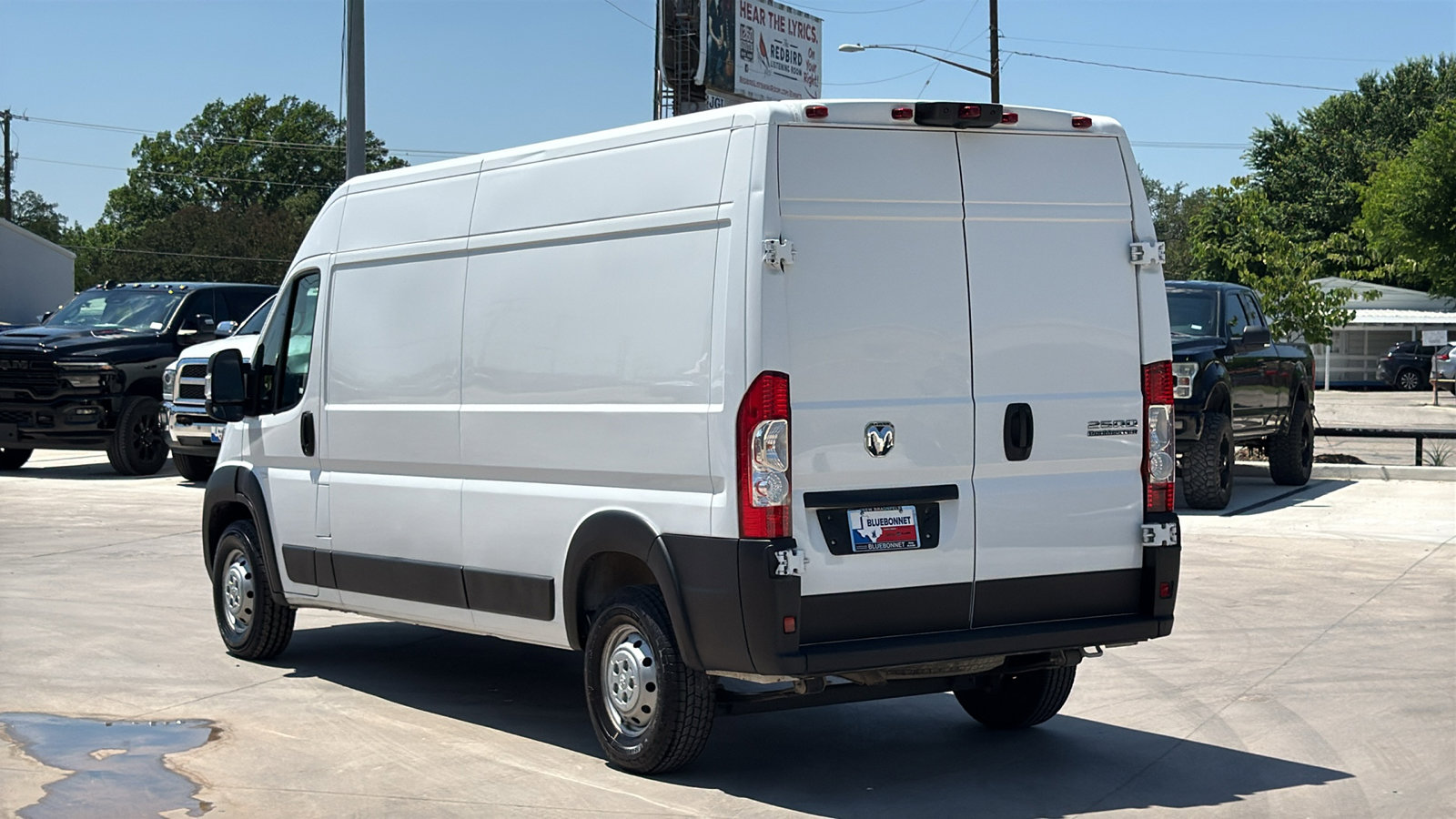 Used 2025 RAM ProMaster 2500 w/ Convenience Group FWD image 3