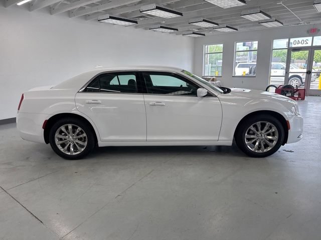 Used 2023 Chrysler 300 Touring AWD/4WD image 16