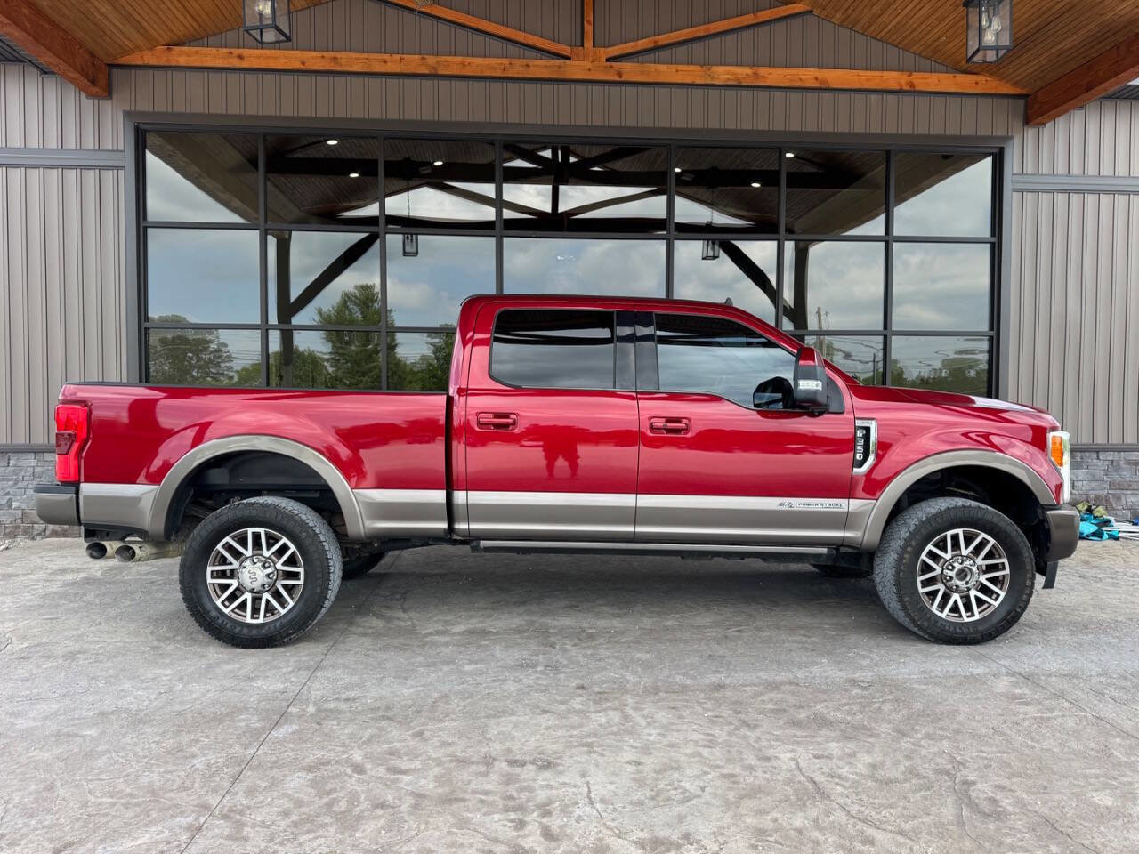Used 2019 Ford F350 King Ranch w/ King Ranch Ultimate Package AWD/4WD image 11