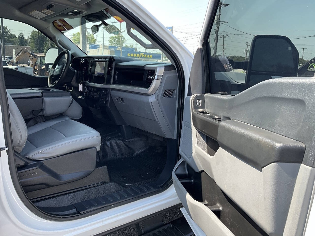 Used 2023 Ford F350 XL w/ XL Chrome Package AWD/4WD image 33