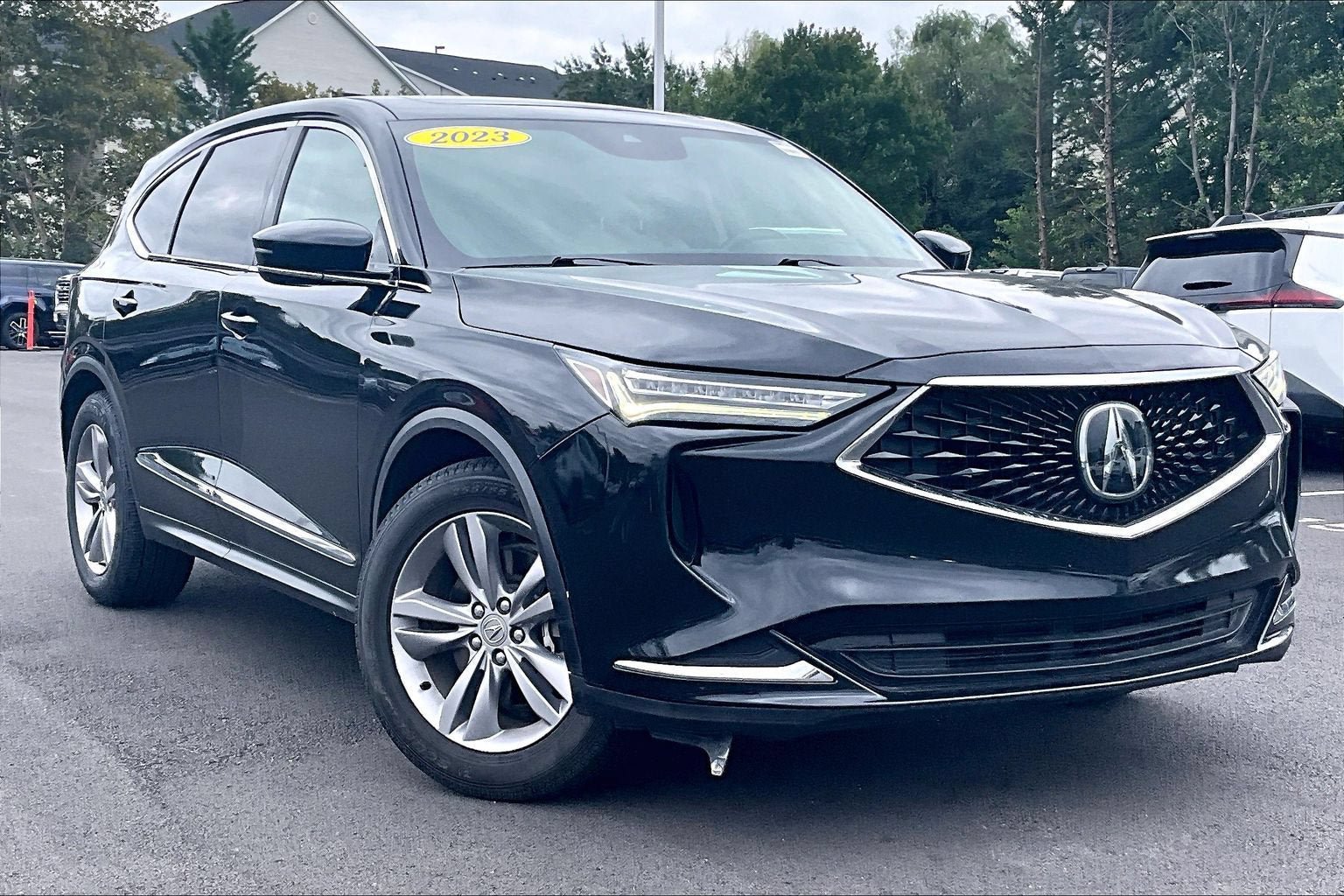 Used 2023 Acura MDX SH-AWD image 2