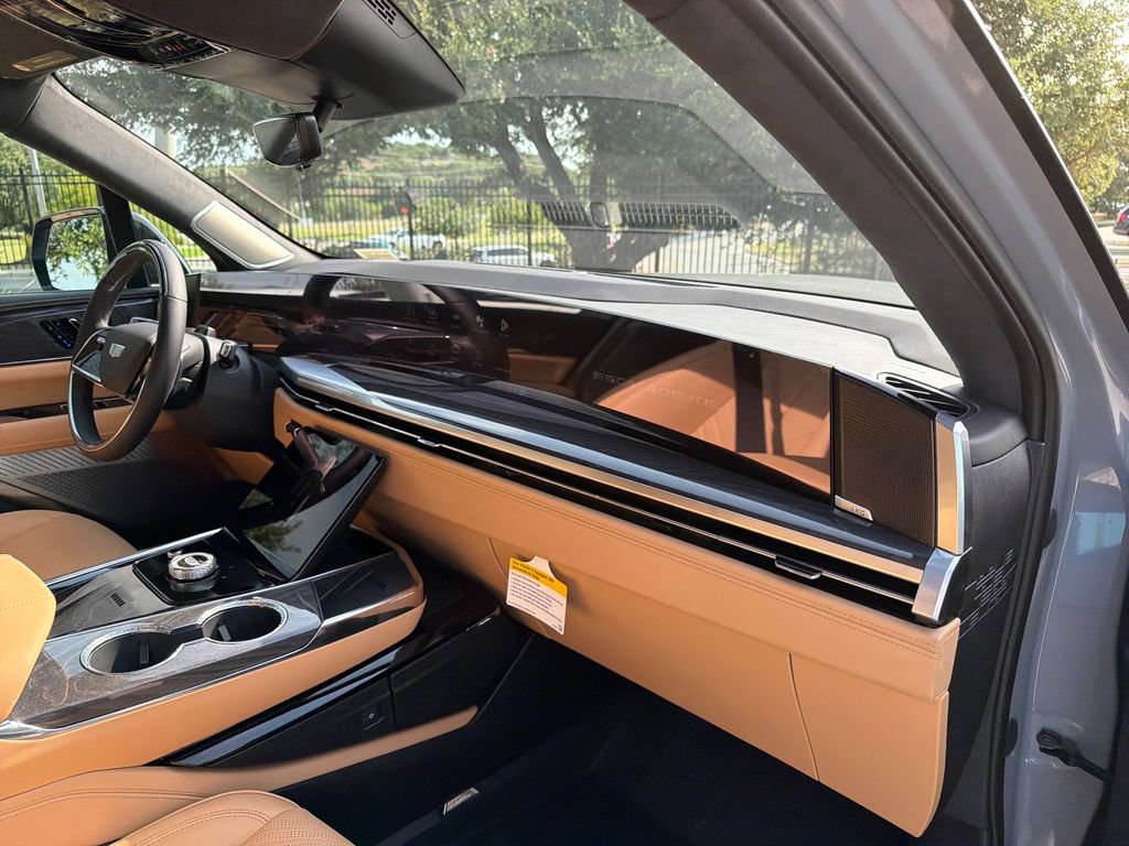 New 2026 Cadillac Escalade IQL Sport 2 w/ LPO, ONYX Package AWD/4WD image 43