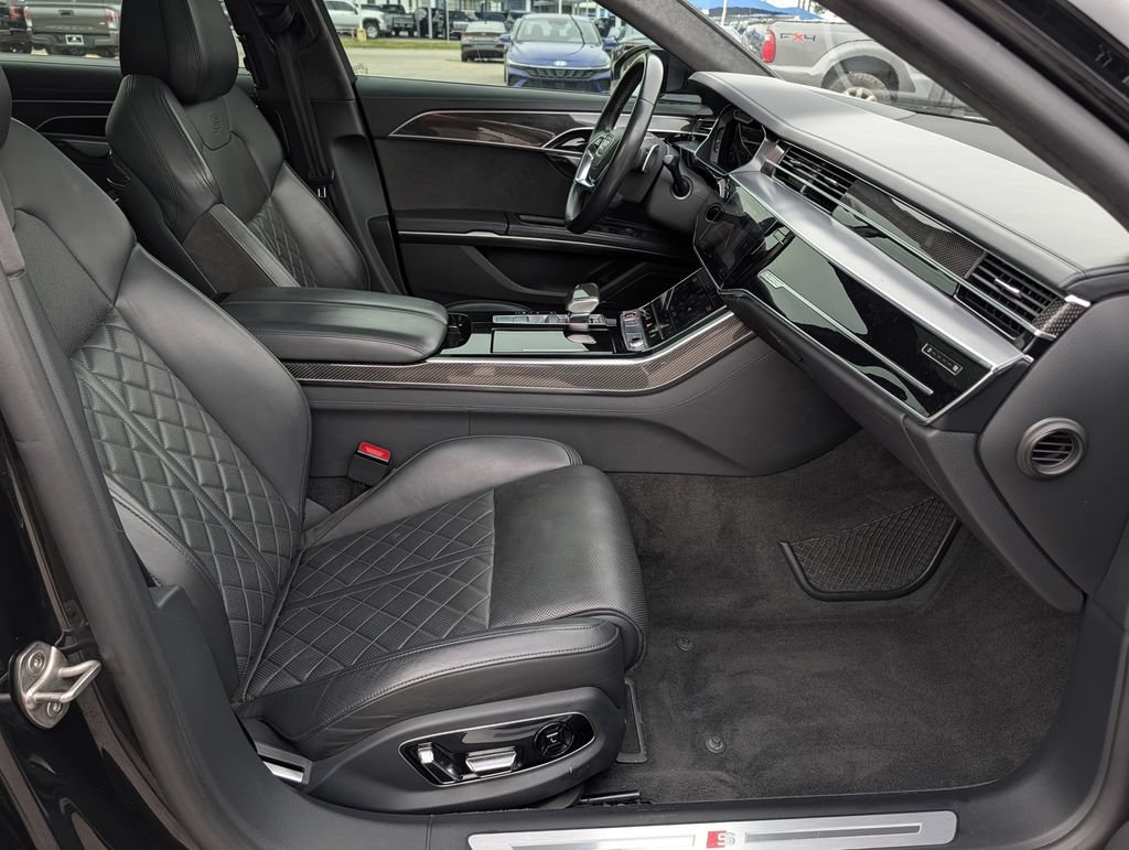 Used 2021 Audi S8 L w/ S8 Executive Package AWD/4WD image 35