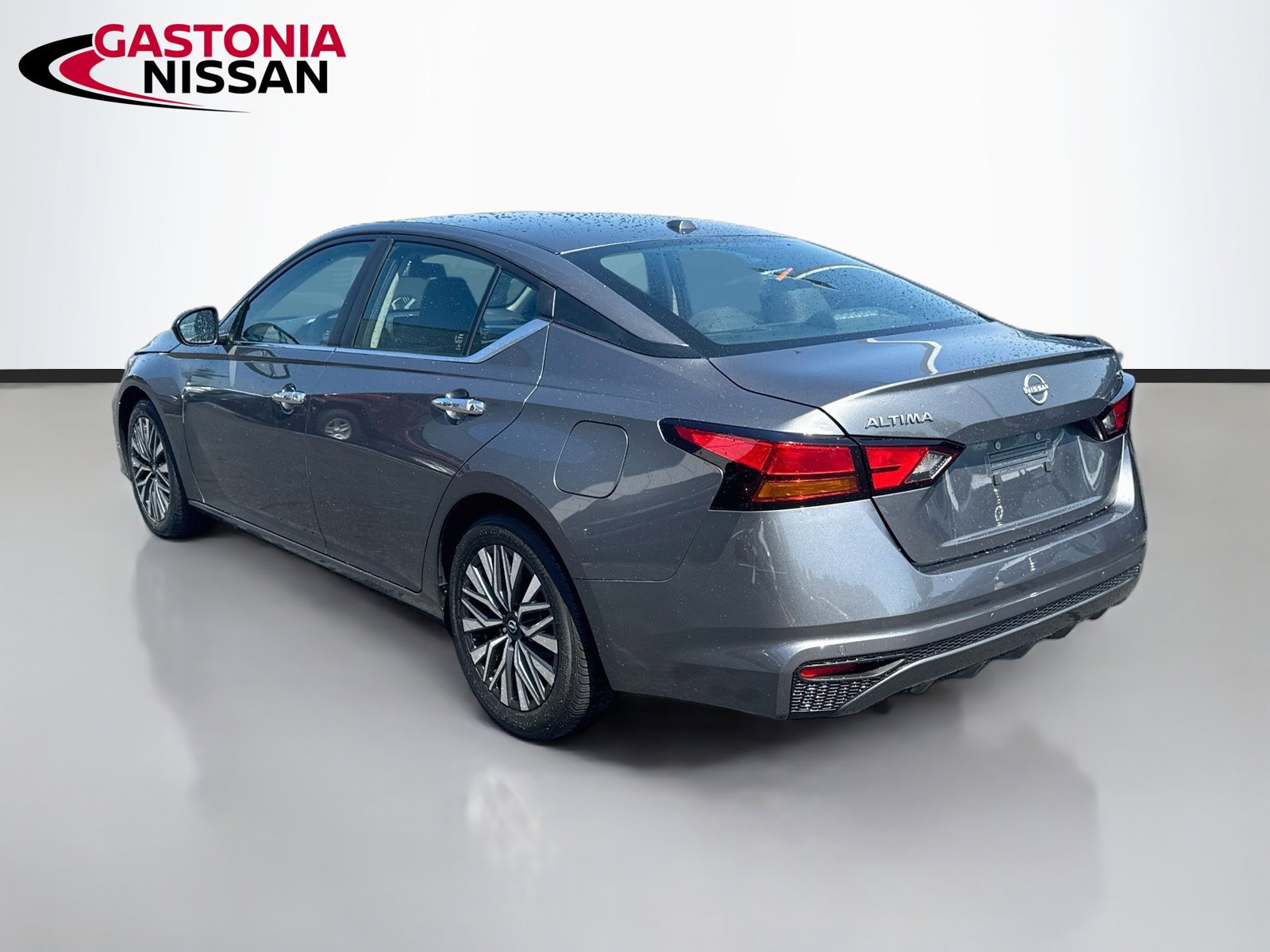 Used 2024 Nissan Altima 2.5 SV FWD image 6