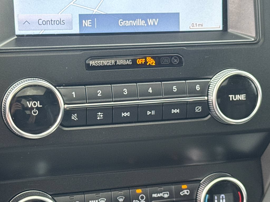 Used 2020 Ford Expedition XLT w/ Equipment Group 202A AWD/4WD image 46