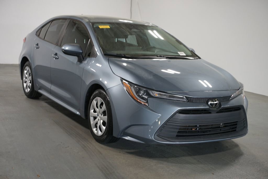 Certified 2023 Toyota Corolla LE image 3