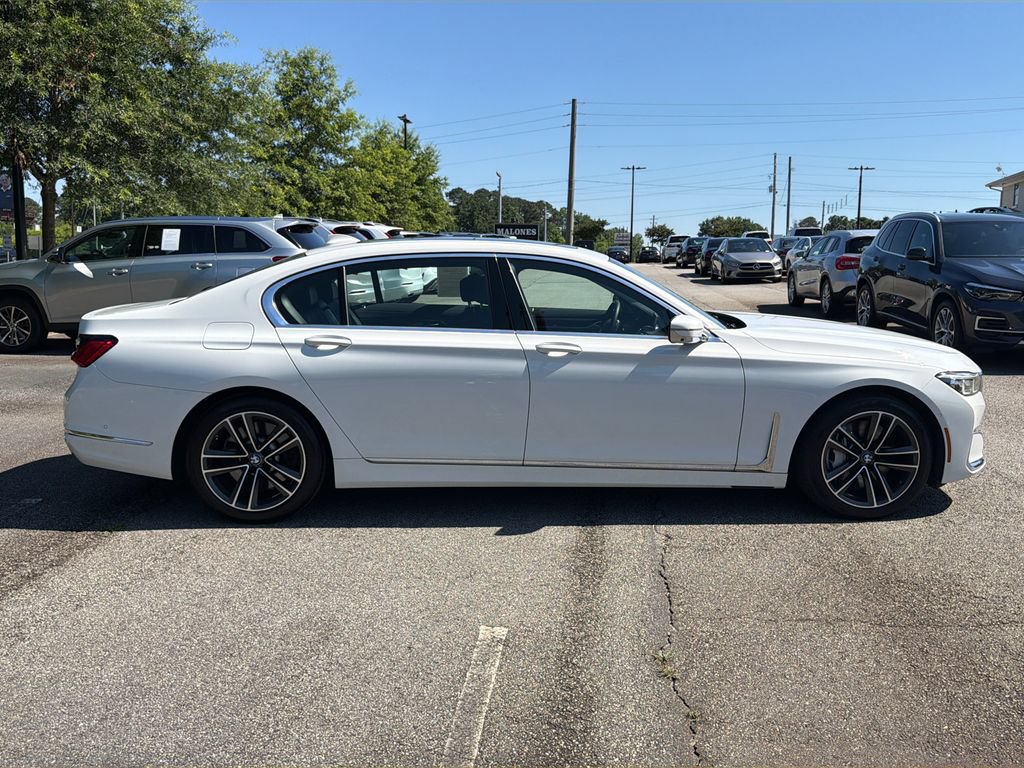 Used 2022 BMW 750i xDrive AWD/4WD image 8