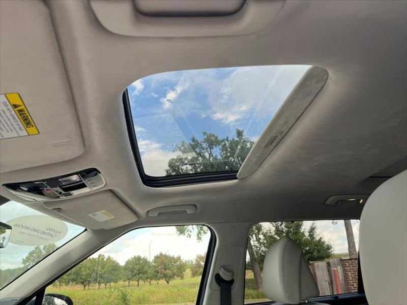 Used 2025 Hyundai Santa Fe Calligraphy image 19