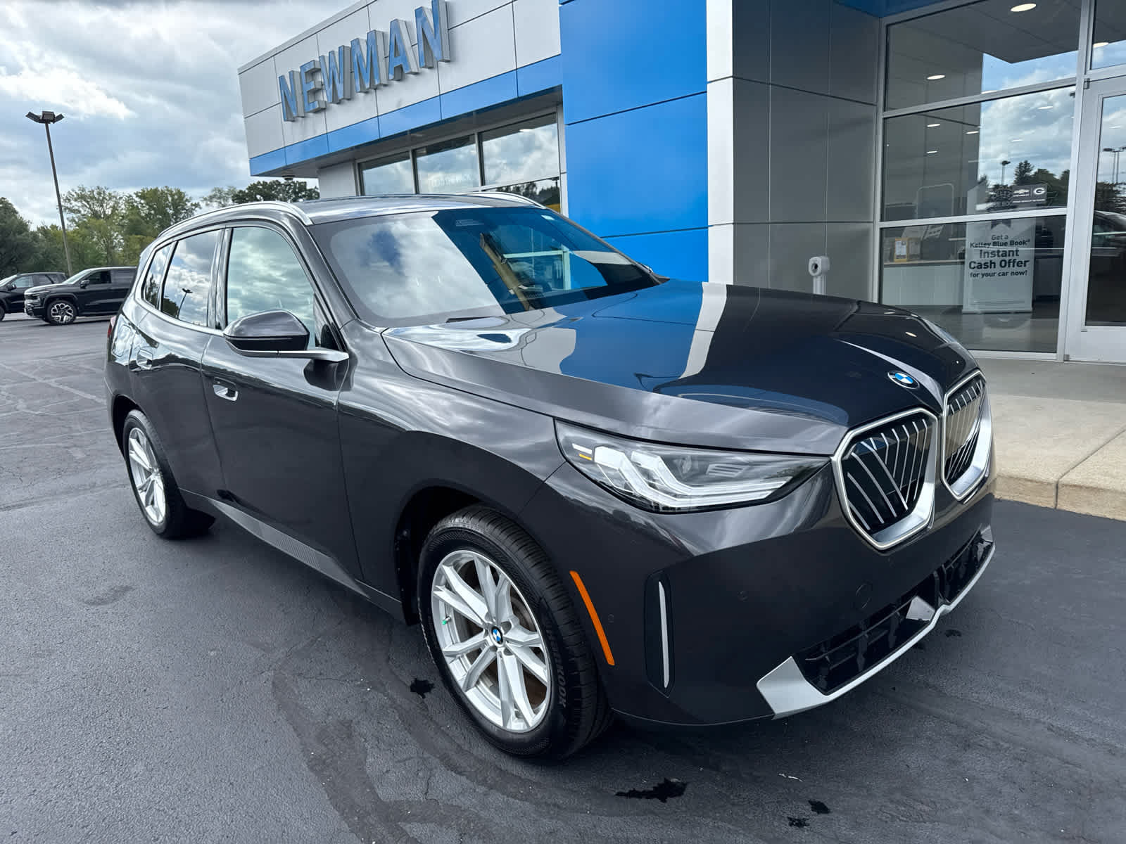 Used 2025 BMW X3 xDrive30i w/ Convenience Package AWD/4WD image 2