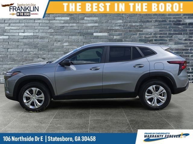 Used 2024 Chevrolet Trax LS w/ Driver Confidence Package image 2