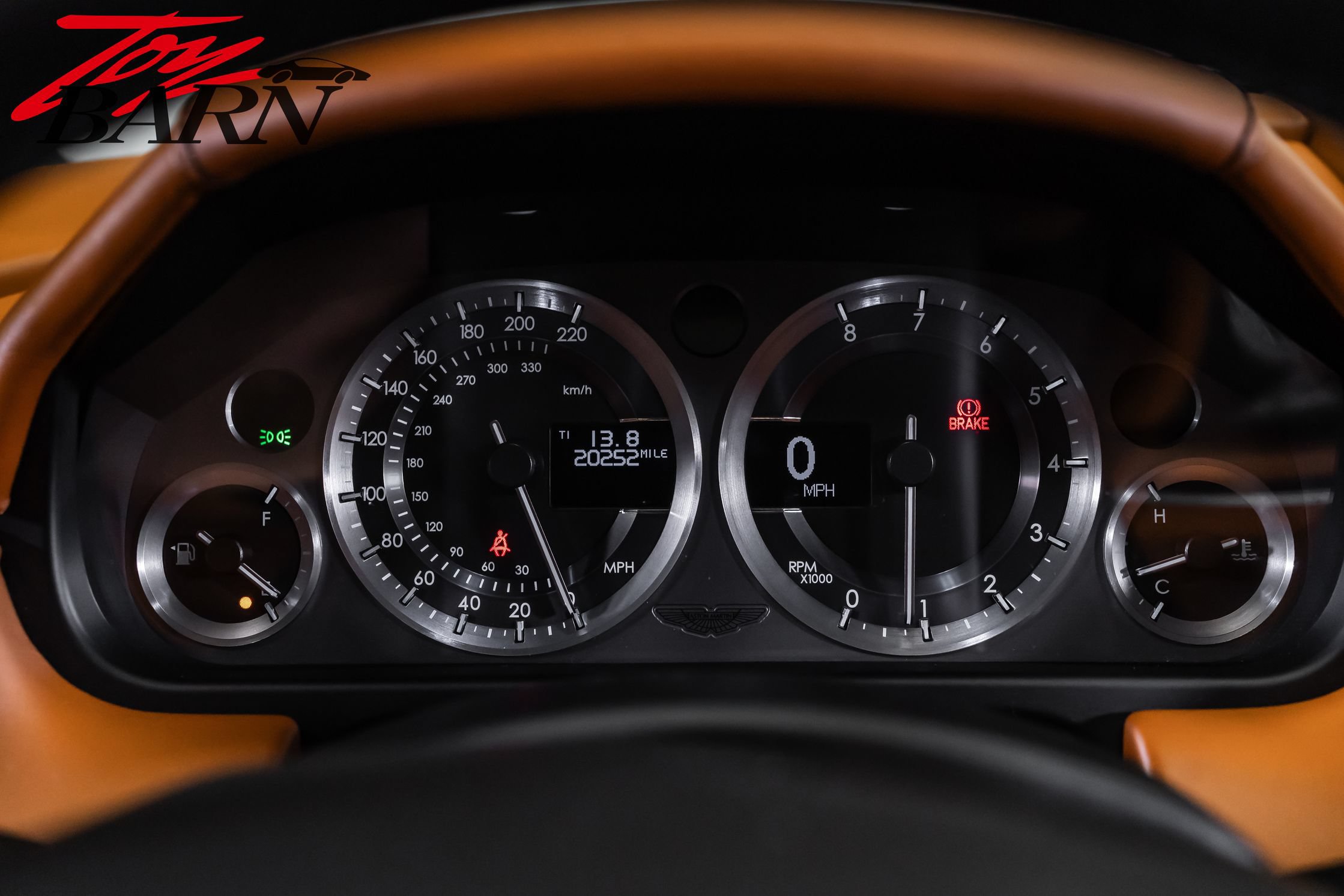 Used 2009 Aston Martin V8 Vantage Roadster RWD image 37